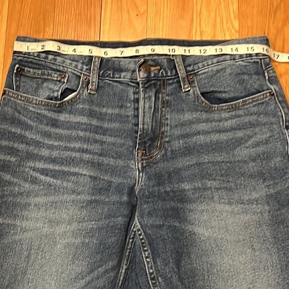 OLD Navy men’s Athletic Taper built-in flex jeans size 32X30 . - Picture 5 of 9